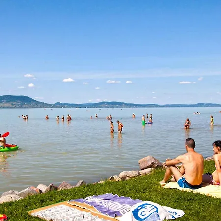Apartment In - Balaton 53130 Zamardi